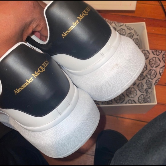 Alexander McQueen size 8.5 - Picture 2 of 7